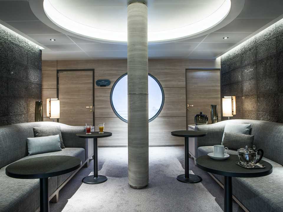 ル・コマンダン・シャルコー号の内部。