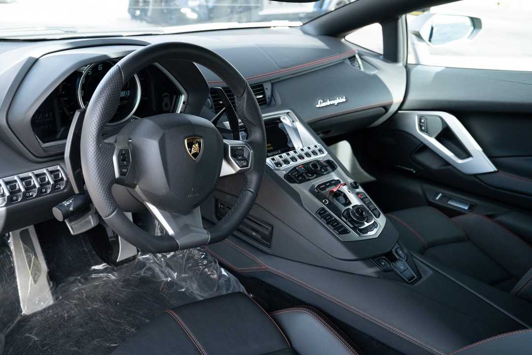 『トランスフォーマー』に登場した車が販売中。