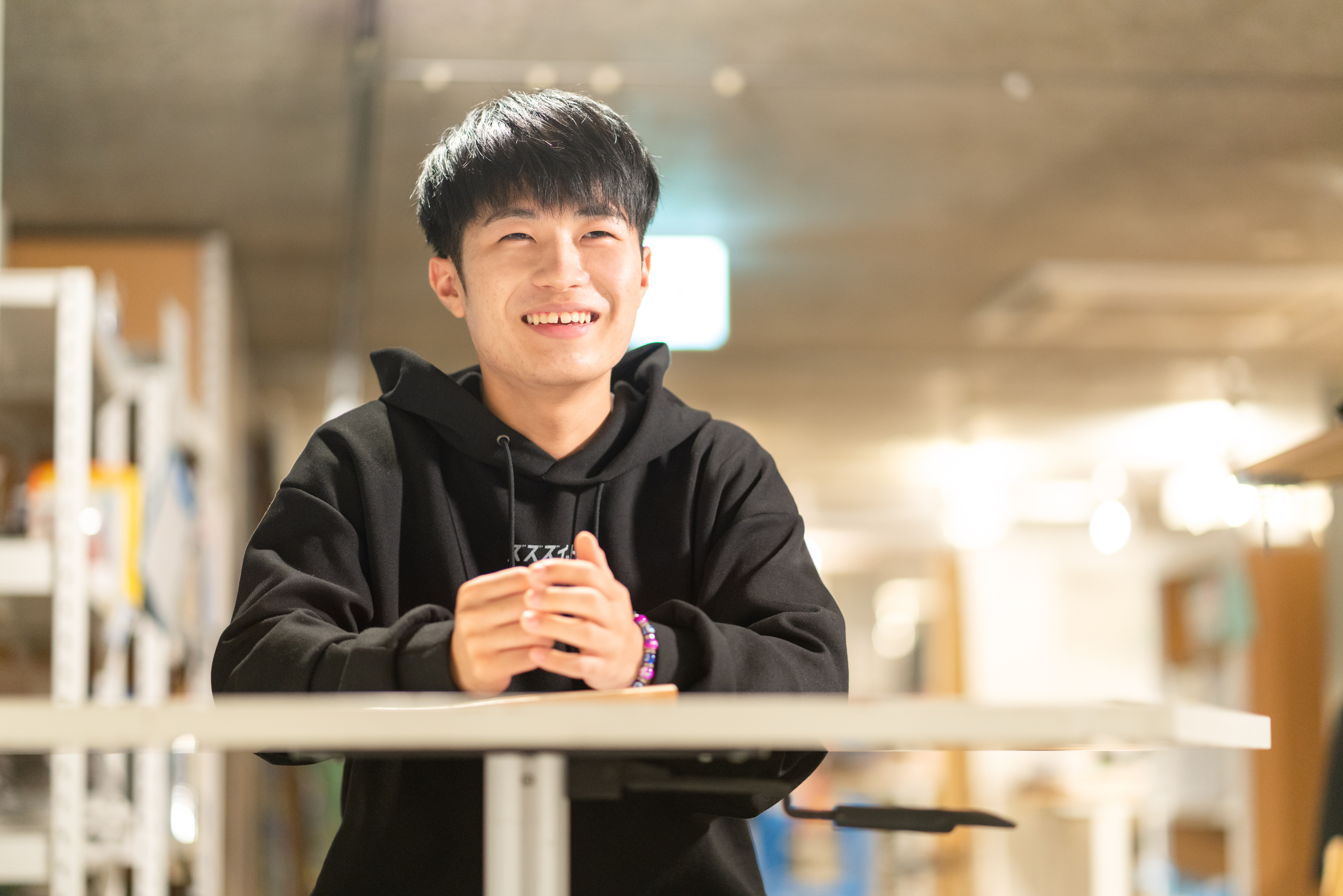 Z世代にとって落語はエモい」20歳の落語家は語る。寄席にはDJブース