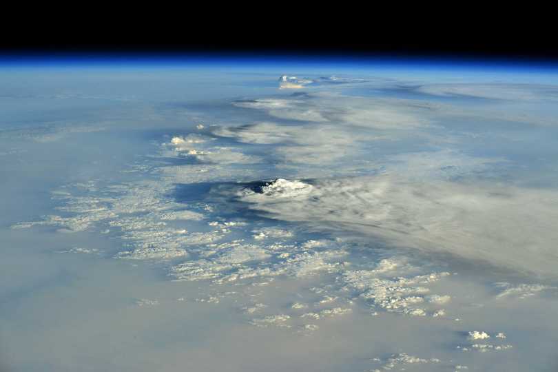地球の大気中を移動する雲。2021年6月11日撮影。