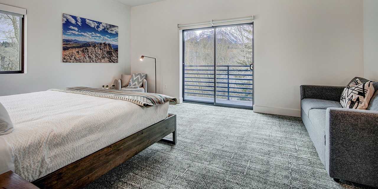 The deluxe private room in the Pad hotel and hostel in Silverthorne, Colorado