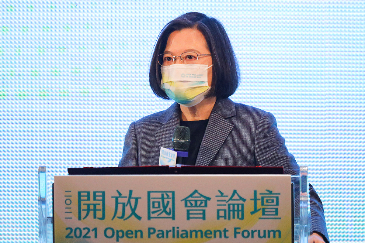 okada_democracy_summit_taiwan