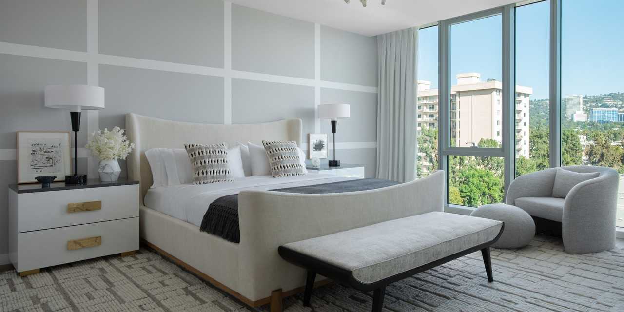 フォーシーズンズ・プライベート・レジデンス・ロサンゼルスのベッドルーム。