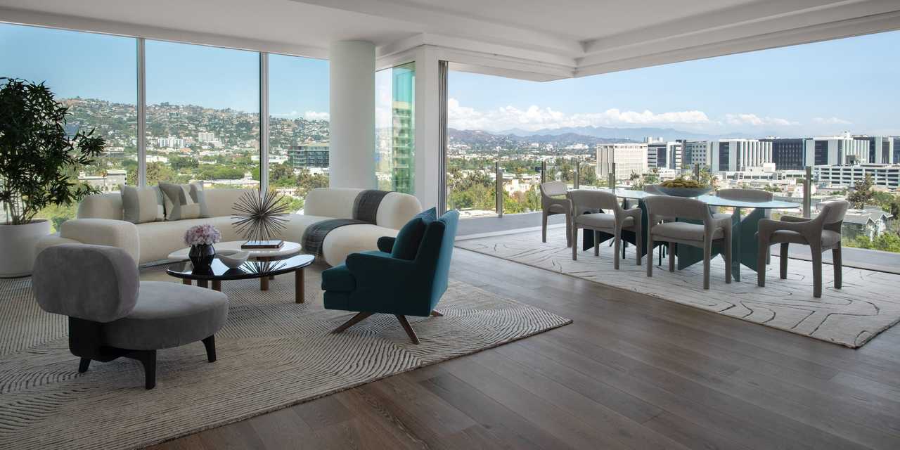 フォーシーズンズ・プライベート・レジデンス・ロサンゼルスのリビング。