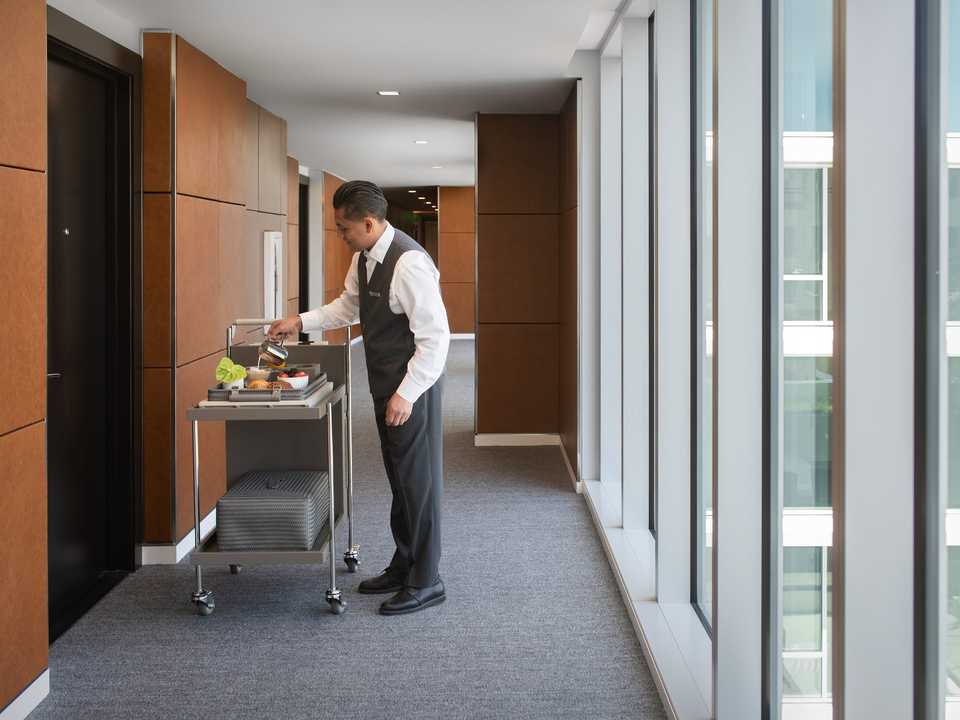 フォーシーズンズ・プライベート・レジデンス・ロサンゼルスのルームサービス。