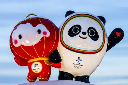 極寒の中で長時間並んでも買えず... 中国で冬季五輪マスコット「ビンドゥンドゥン」グッズが大人気