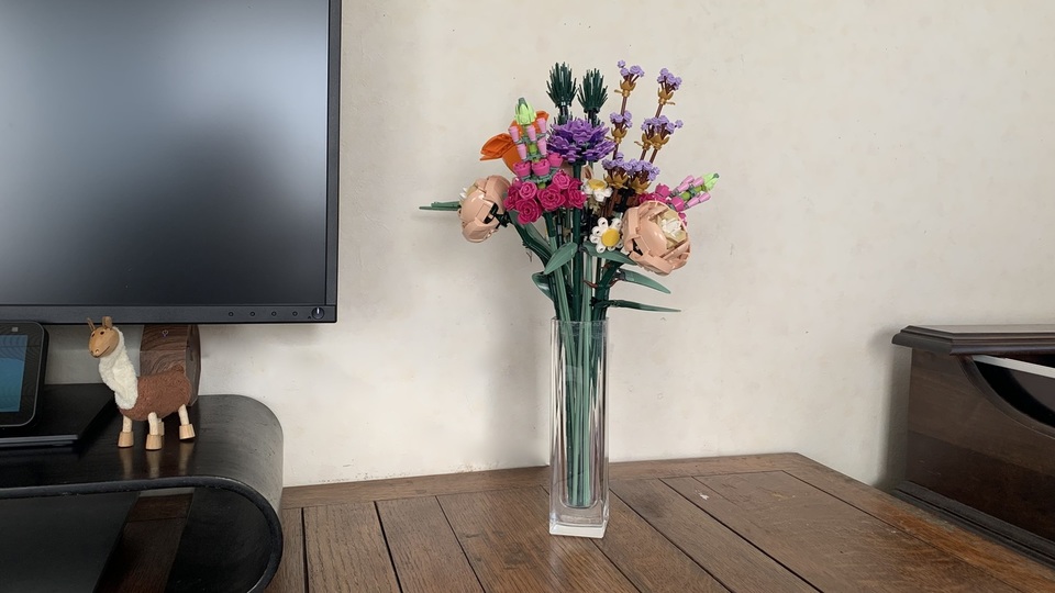 ネコがいても安全に花を飾りたい 造花 もいいけど レゴブロックのブーケがイチオシ Business Insider Japan