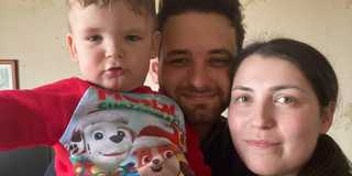 飛行機、鉄道、車を乗り継ぎ48時間... イギリス人男性、ウクライナに残してきた妻や息子と再会を果たす