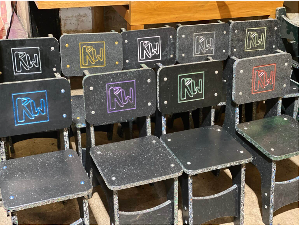 リサイクルされたプラスチックで作られた椅子