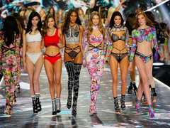 ビクトリアズ・シークレット、セクシー路線の見直しは「ブランド毀損」と不満を漏らしたのは「主に男性だった」とCEOが明かす