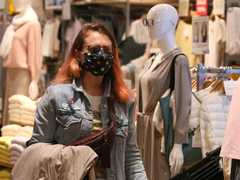 他の大手ブランドが撤退する中、ユニクロはロシアでの営業を継続