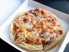 「人気メニューの復活」は巧妙な販売戦略...タコベルがメキシカンピザの復活を発表