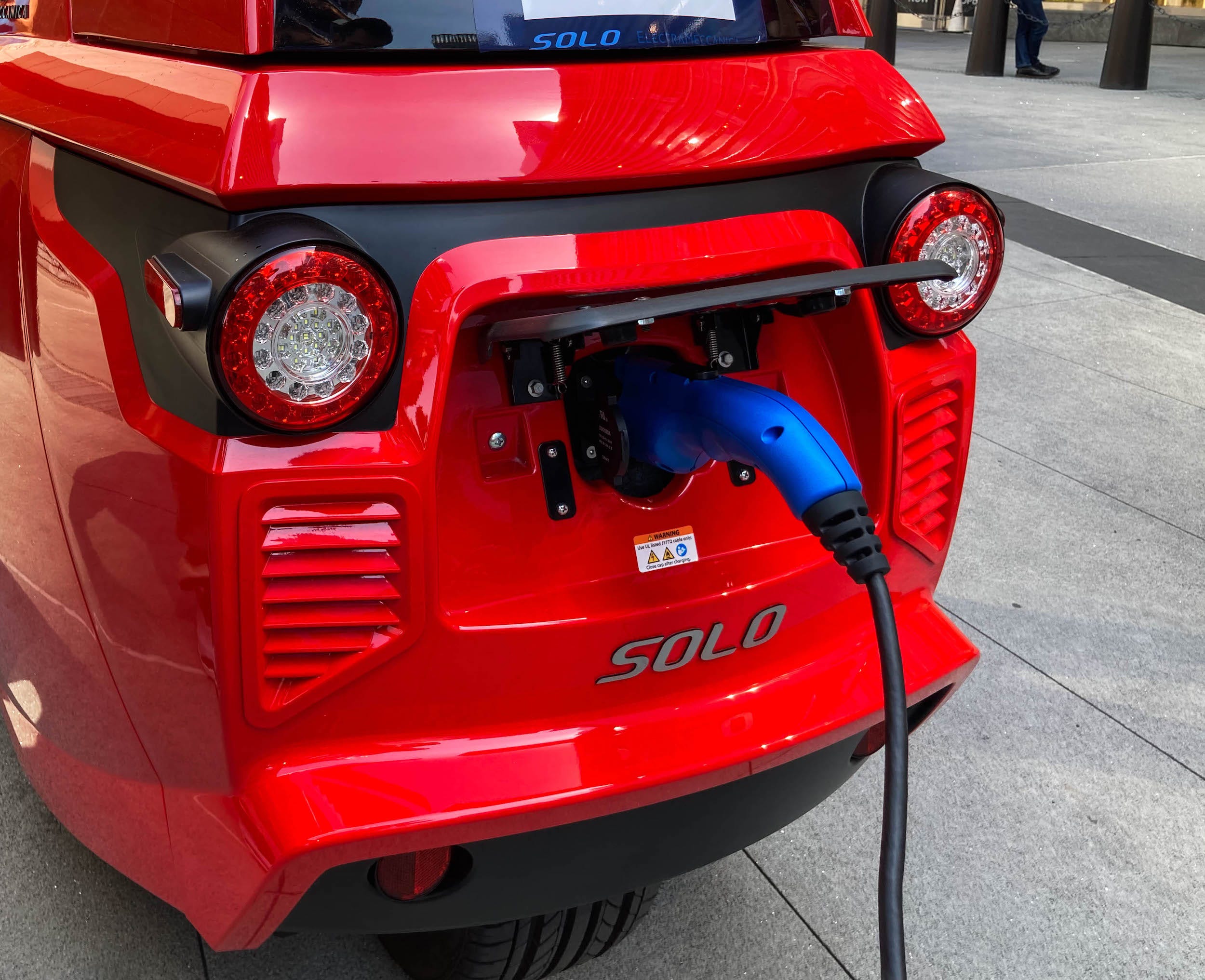 シートは1つだが夢はいっぱい…3輪EV「ソロ」試乗レポート | Business