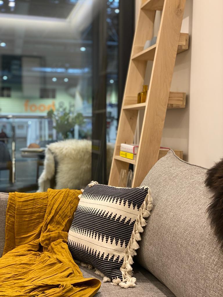 ハウスボート｢M250｣のリビング。