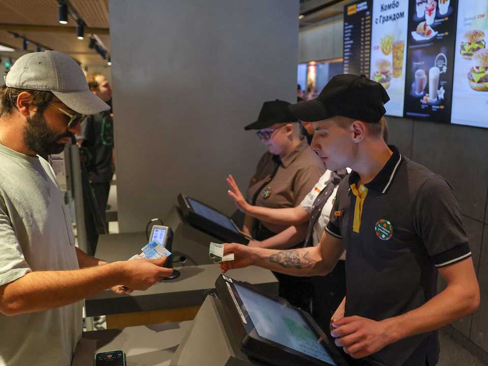 62a5dbaa6053710019e9dc7e