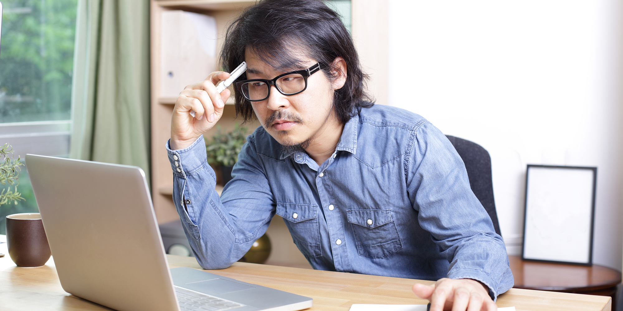 日本人の4人に1人は、すでに副業を行っている。「週4時間勤務