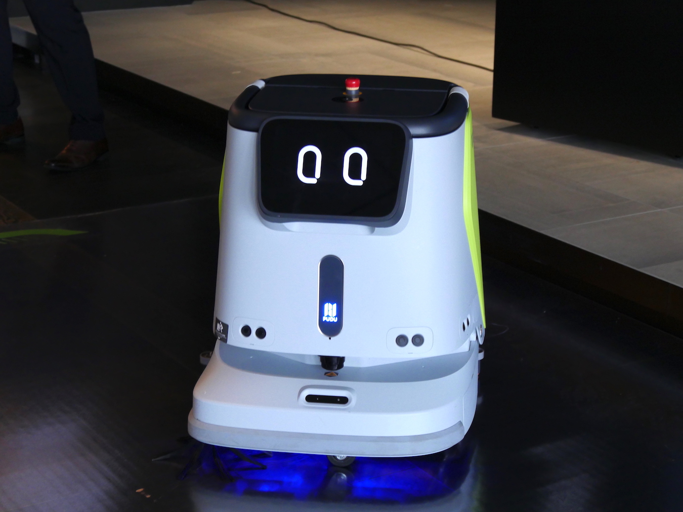 配膳だにゃんロボ ガストの猫ロボット まとめ売り あの「ネコ型配膳ロボ」がカプセルトイに 「ガスト」「しゃぶ葉