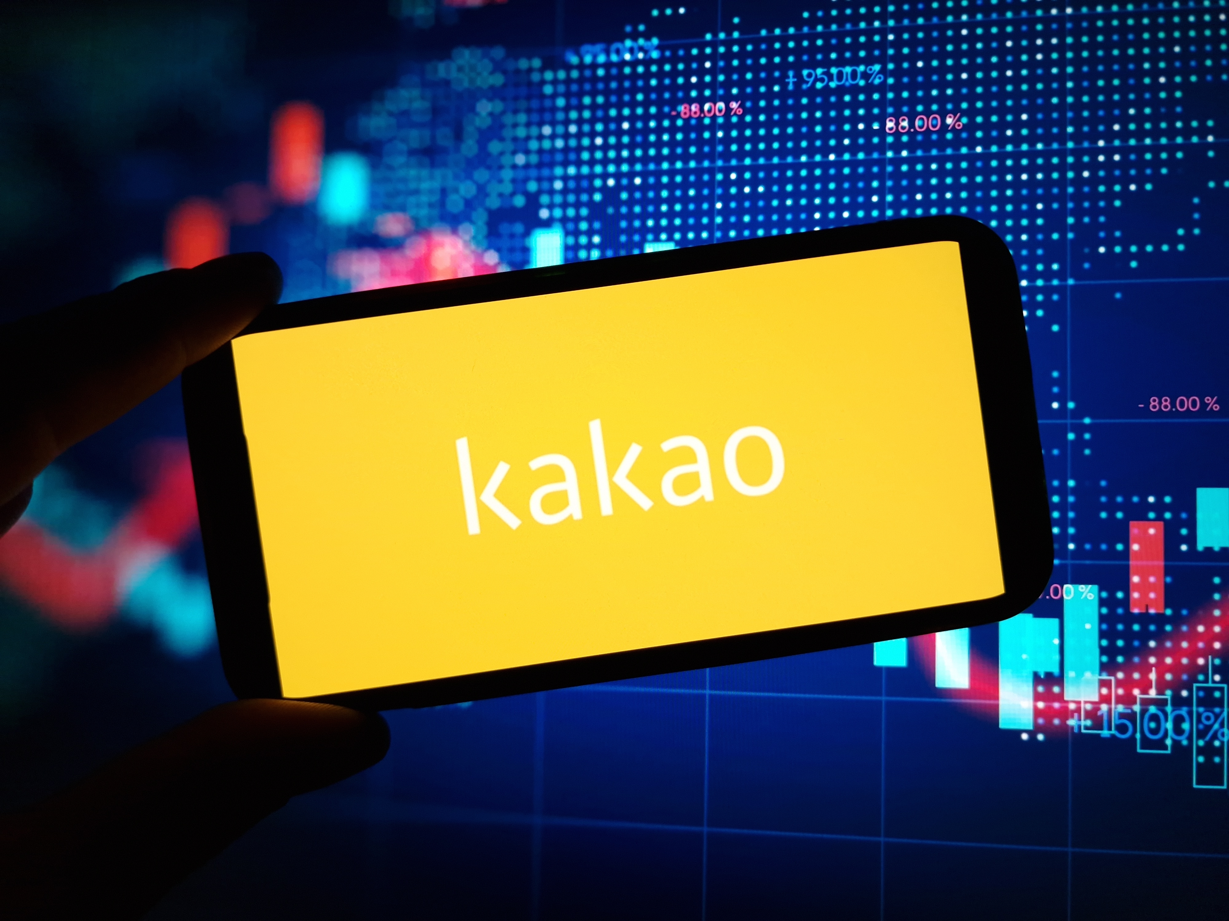 かつてはサムスン会長超え、韓国長者番付1位。逮捕の韓国IT「カカオ」創業者の素顔 | Business Insider Japan