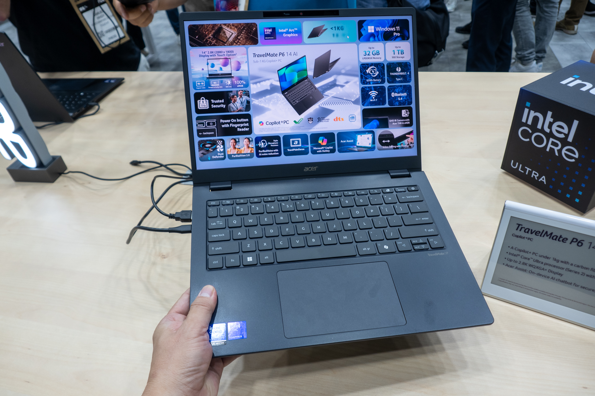 1kg以下のノートPCが続々。インテル Core Ultra シリーズ2で設計思想が