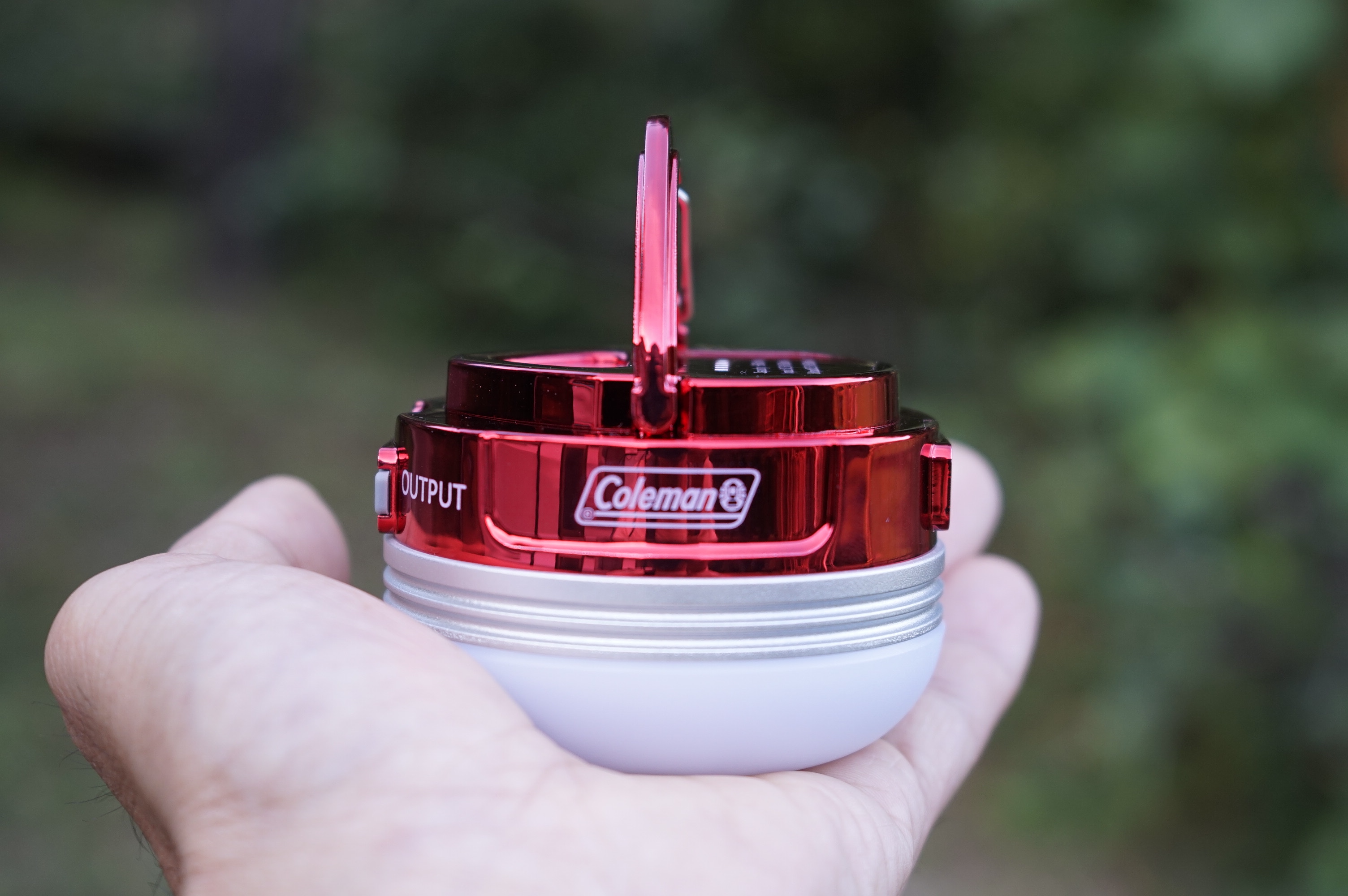 Coleman 調整可能ランタン 256A7035 希少な赤色 このコールマンのランタン、優秀。手のひらサイズでとっても