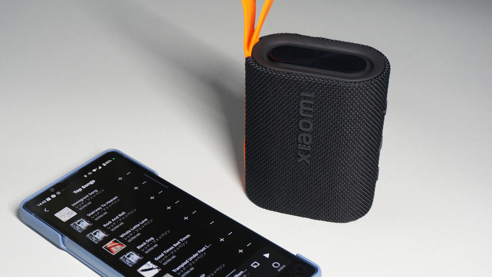 防水、2,000円台、10時間バッテリー。アウトドアにはXiaomiの