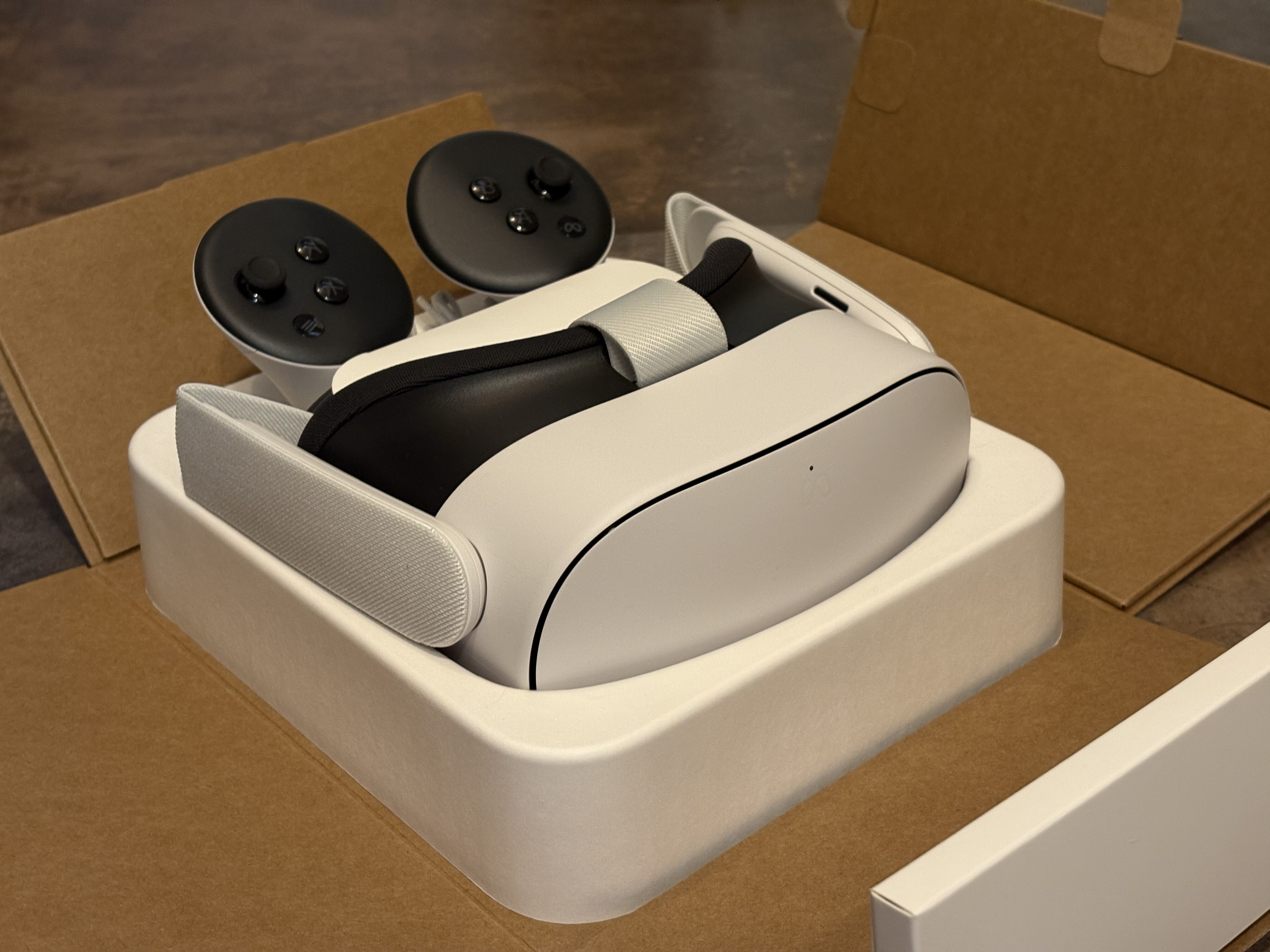 Meta Quest 3S」を使ってVRで仕事してみた…中級機としてどこまでアリな