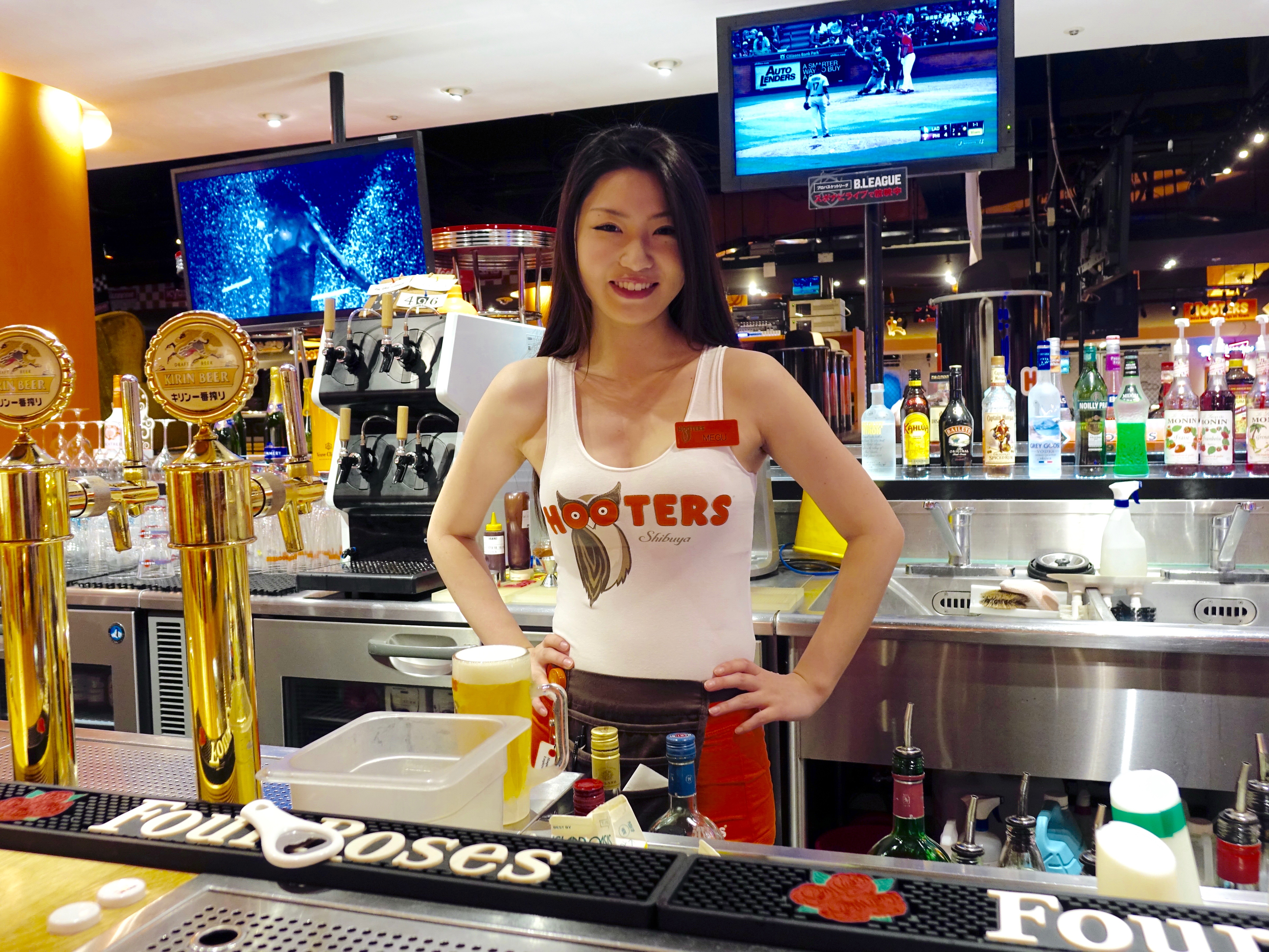 フーターズが日本でウケる理由。拡大の秘策とは？ | Business Insider