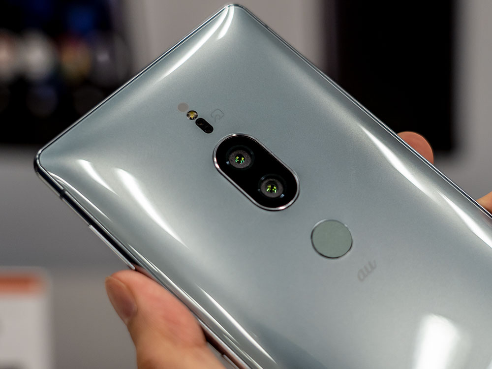 au初の“4K”Xperia、 デュアルレンズ搭載「Xperia XZ2 Premium」は買い