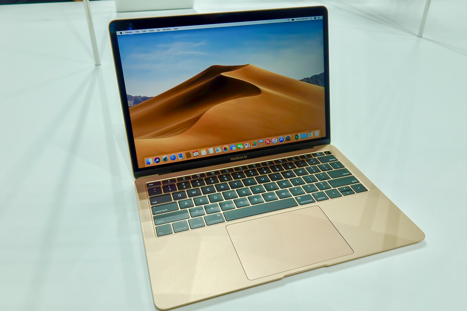 現地レビュー】「新MacBook Air」は再び“定番”に返り咲けるか 