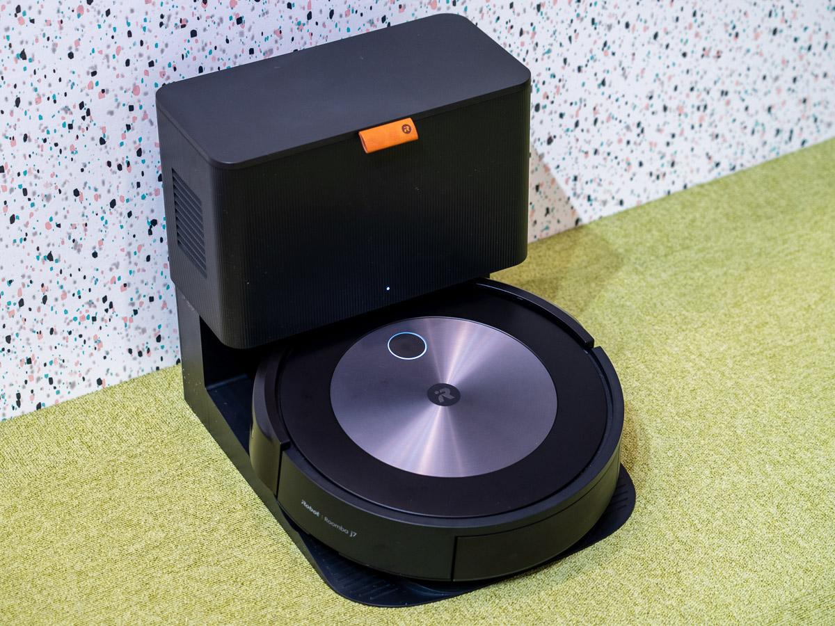 iRobot Roomba j7+ 本体 充電ドック付き Roomba® j7 Robot Vacuum | iRobot®