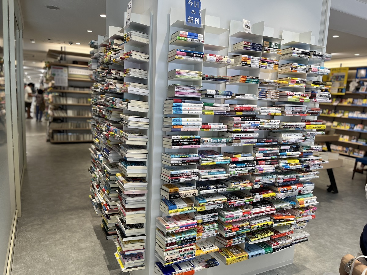 紀伊国屋書店員 逆さ撮り 