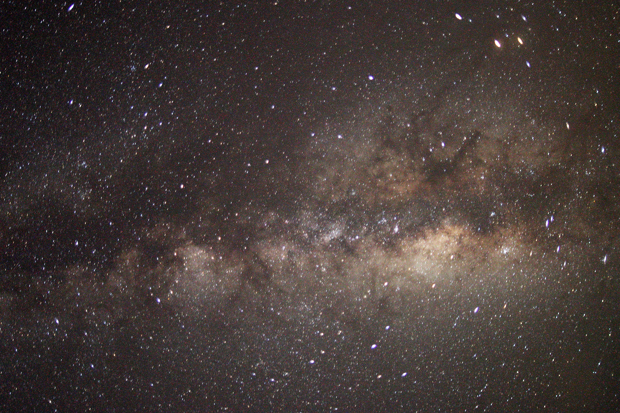 ペルセウス座流星群が8月13日にかけて見頃。1時間に30個の流れ星も