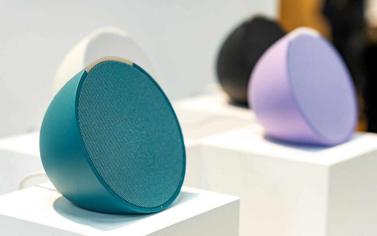アマゾンの完全新型スマートスピーカー「Echo Pop」登場。狙うは「若者