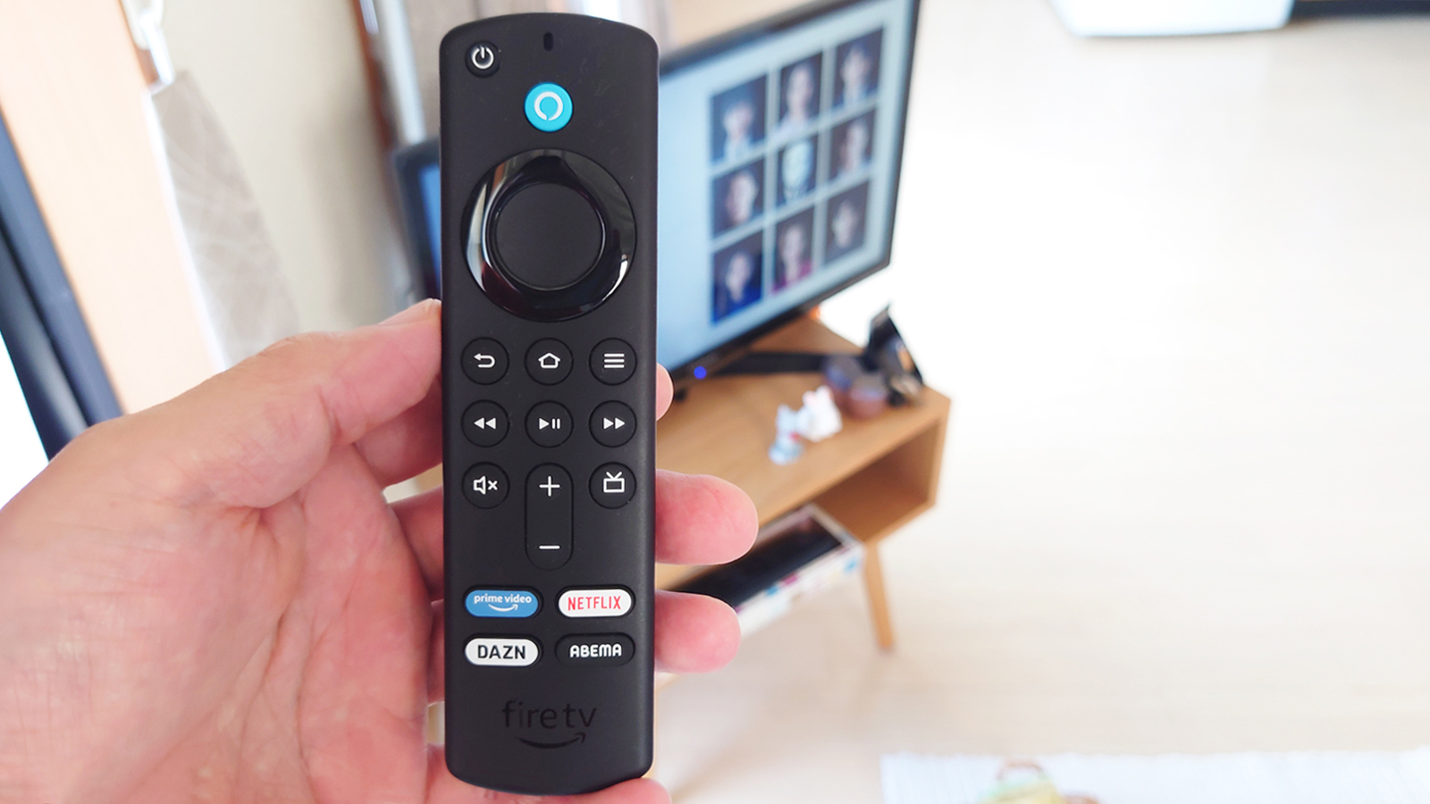 普通のテレビでNetflixやプライムビデオが見られる！1つは持って