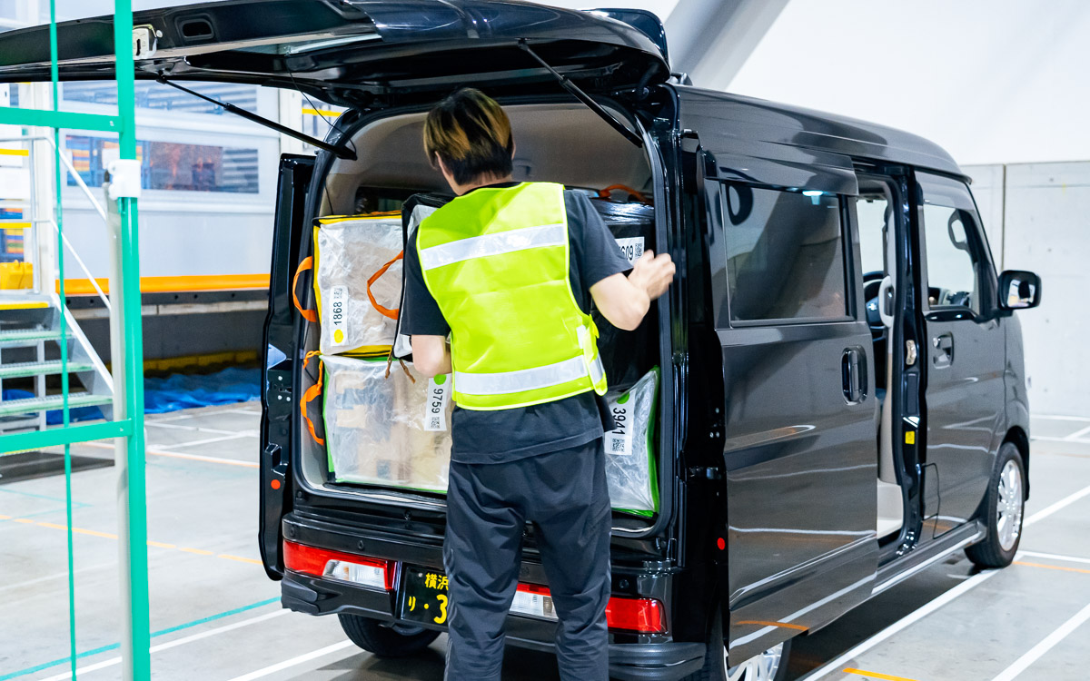 アマゾンが軽乗用車による配送を本格展開。2024年に向けて副業