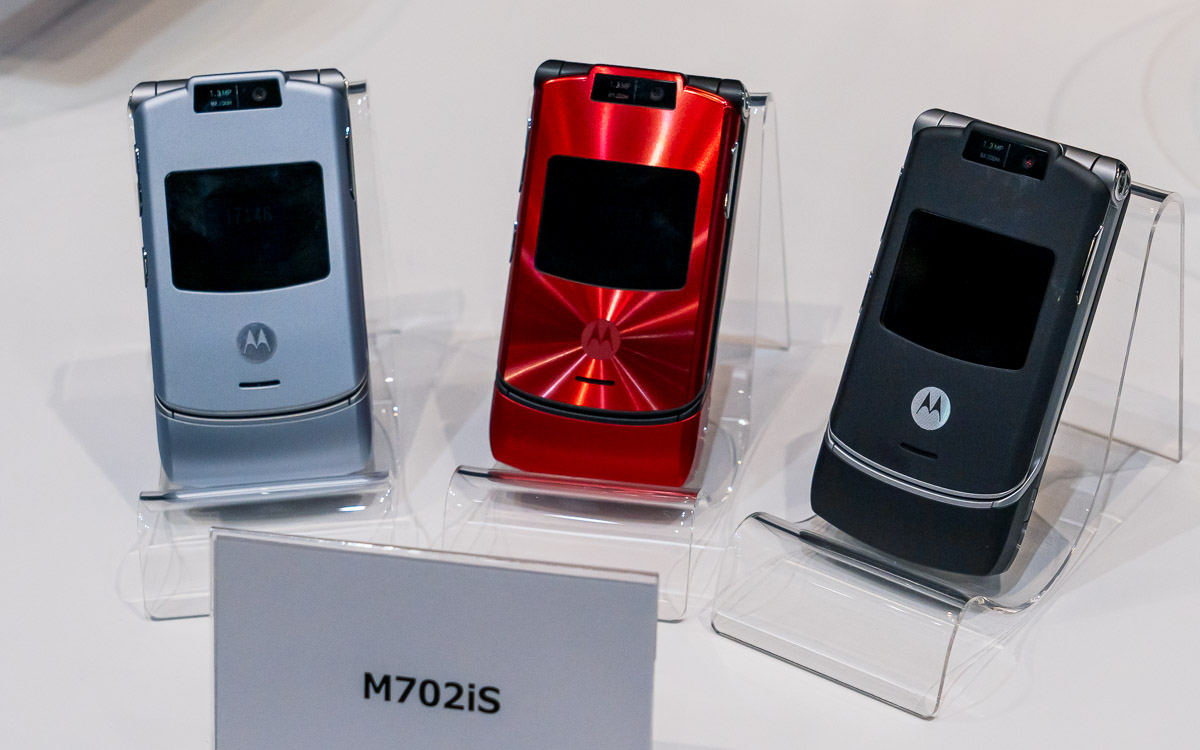 モトローラの新型折りたたみスマホ「razr 40/40s」の本気度。10