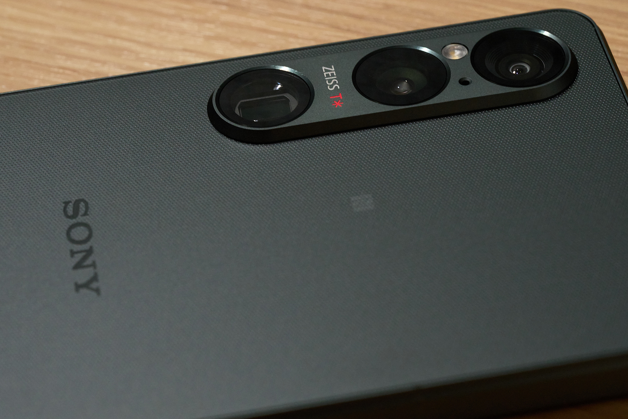 ソニー「Xperia 1 VI」レビュー：変化球な進化の中でカメラ性能はどう