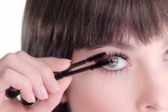 ピンセットのようなブラシで はさんで上げる 進化した セフォラ のマスカラ Mashing Up