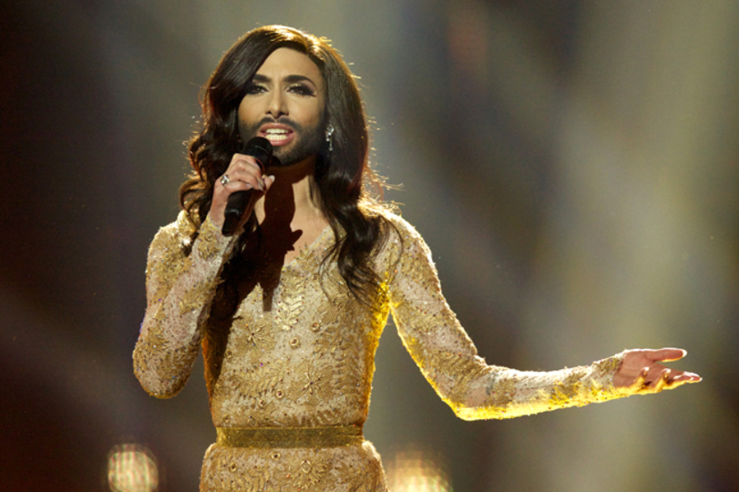 ヨーロッパの人々を魅了したのは ヒゲ美人の歌手だった Mashing Up