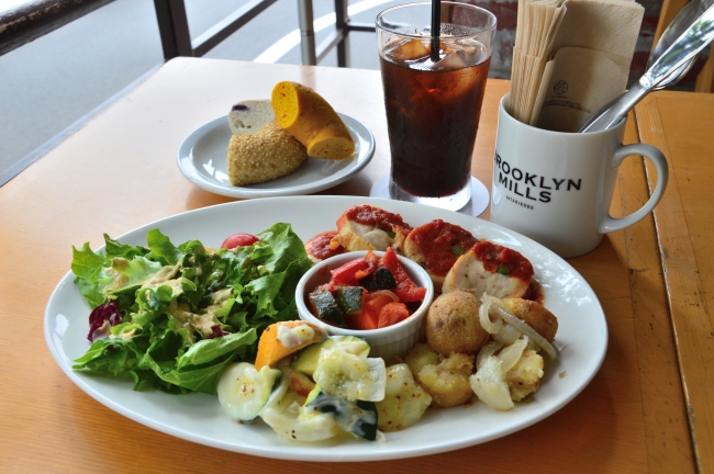 旅がもっと身近になる ブルックリンスタイルのトラベルカフェ Mashing Up
