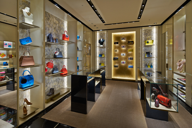 本以上のクギが圧巻 生まれ変わった フェンディ 松屋銀座店 Mashing Up