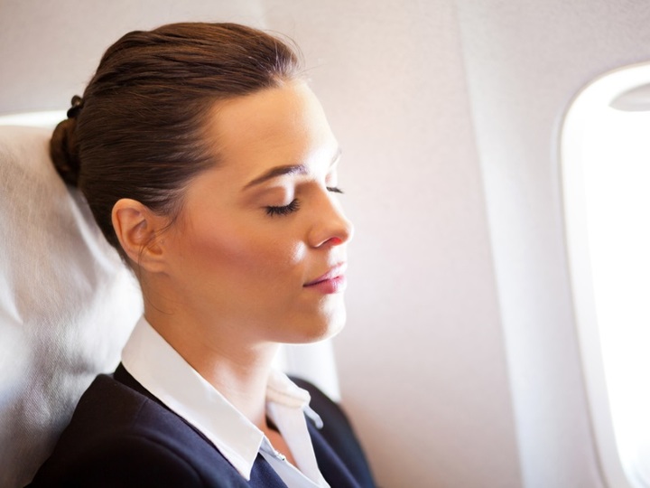 ネックピローは首じゃなく あごの下に 機内でしっかり休むコツ4つ Mashing Up