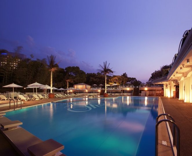 都内で楽しめる大人のリゾート空間 ナイトプール Mashing Up