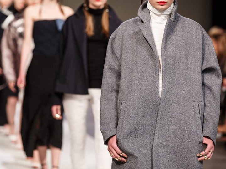 憧れのコートを買うなら今 この冬 ハイブランドのセールがより大胆になっているワケ Mashing Up