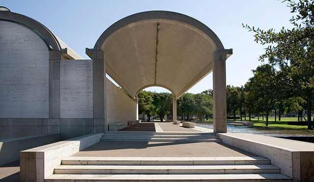 20170501_kahn_colonnade.jpg