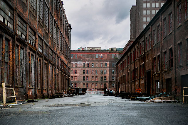 20171104_nyt_warehouse_5.jpg