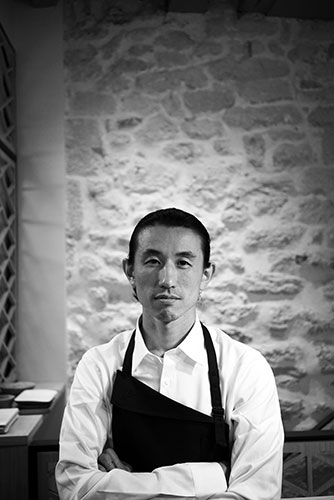 パリのグルマンを魅了する日本人若手シェフを知りたい Mashing Up