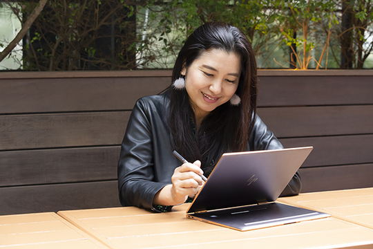 よく働き よく遊べ 働く女性の本音を叶えるpcはどれ Mashing Up