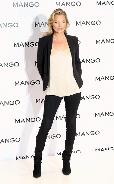 日刊セレブ ブラックコーデの達人 ケイト モスのクールファッション Mashing Up