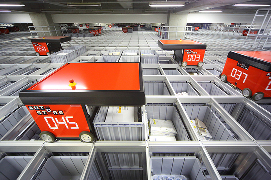 国内初導入! ロボット倉庫「オートストア」がニトリの物流の現場を改革